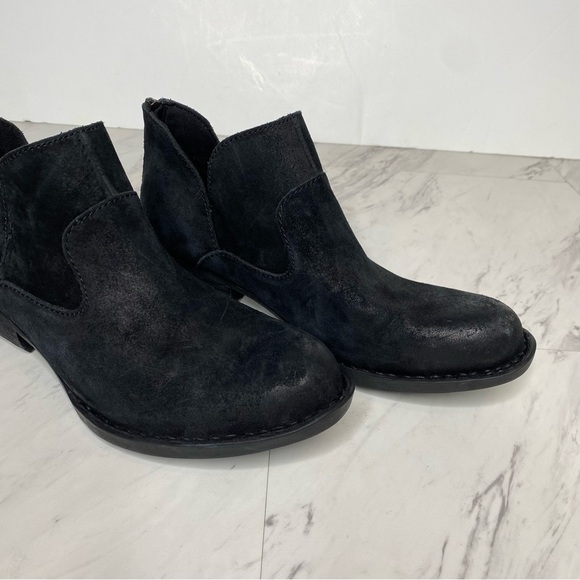 Born Beth Black Distressed Suede Bootie 8M - Picture 9 of 14